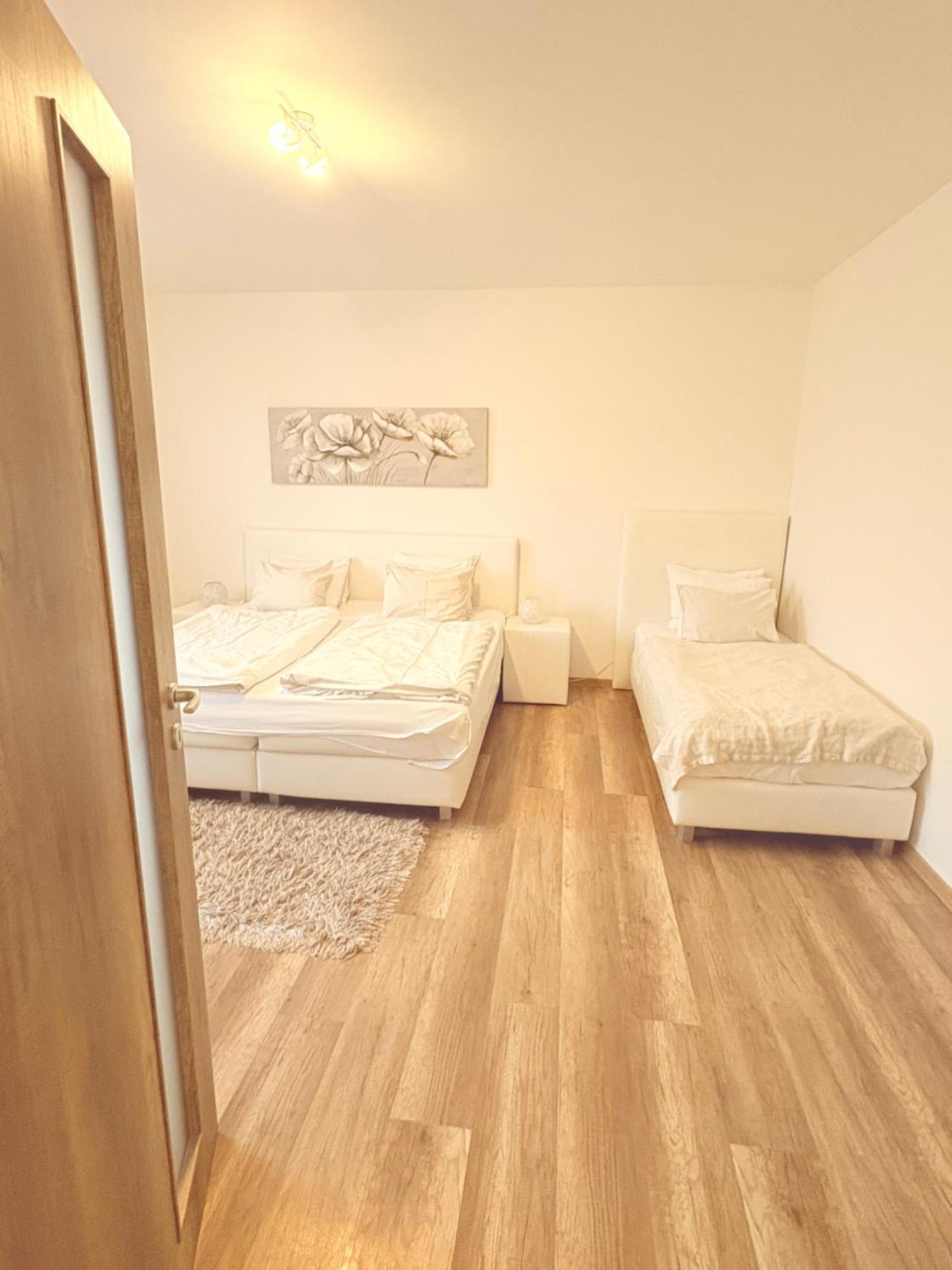 Trio Apartments Ostrava Extérieur photo